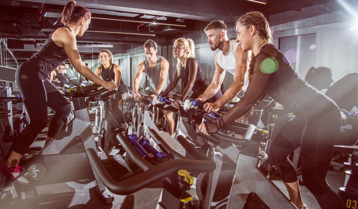 Bicicleta estática de gimnasio