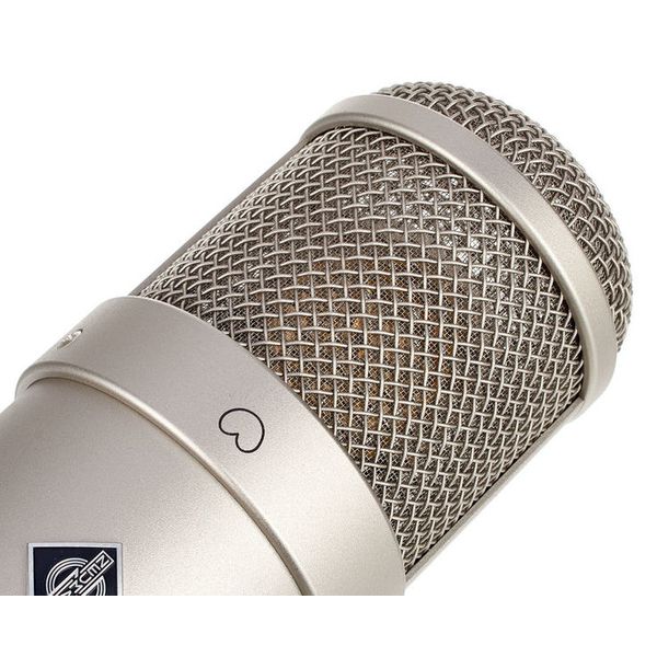 Neumann M147