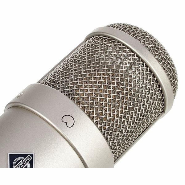 Neumann M147