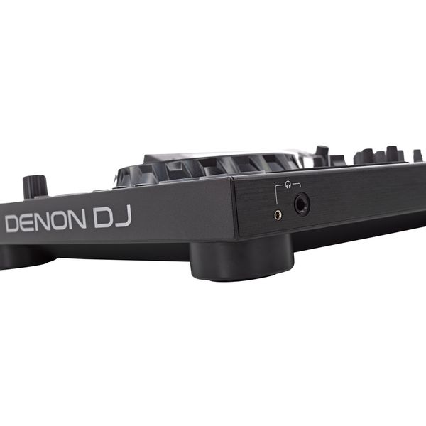 Denon DJ SC Live 4 Flyht Pro Case Set